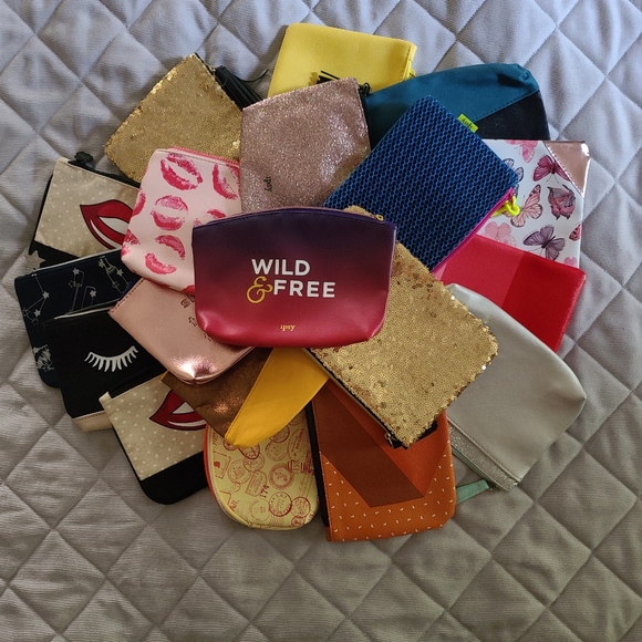 ipsy Handbags - 19 Ipsy Makeup Cosmetic Bags Bundle